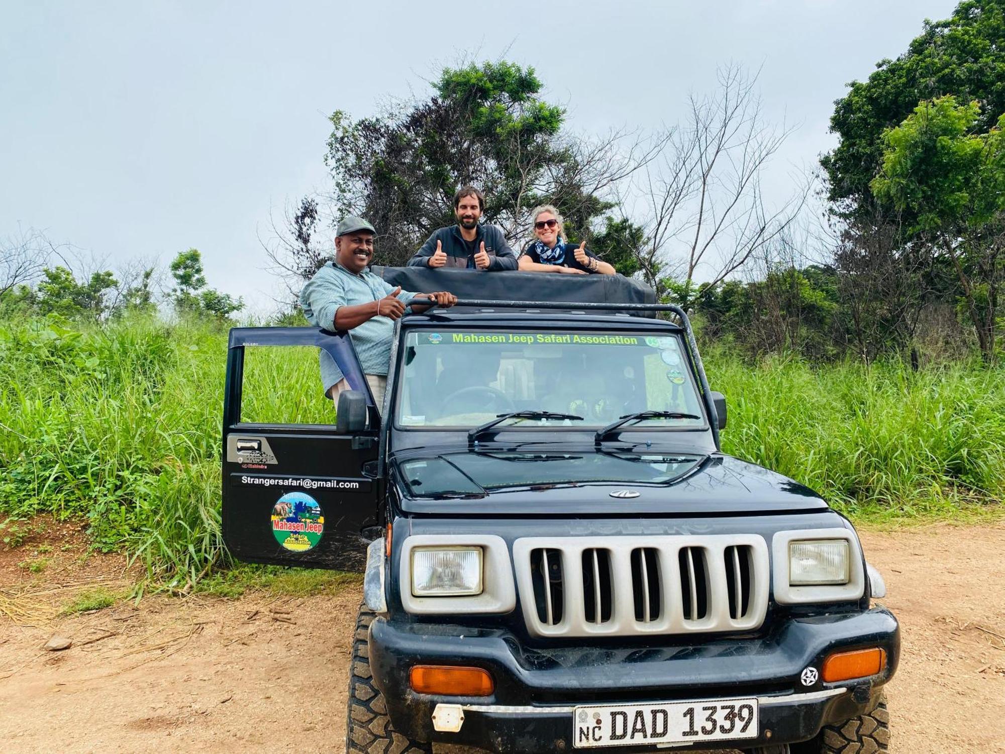 Minneriya Jeep Safari Habarana Bagian luar foto